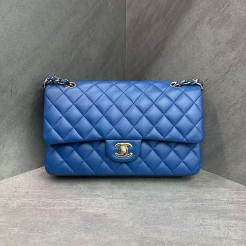 Chanel classic flap medium - chanel,