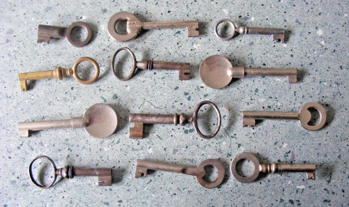 Vintage small hollow open - small,