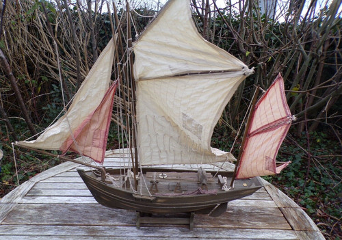 Model sailing boat hannah - sailing,