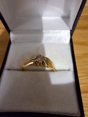 Yellow gold diamond - ct,