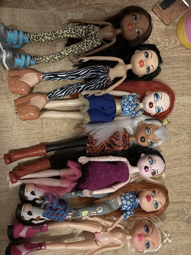 Bratz doll bundle