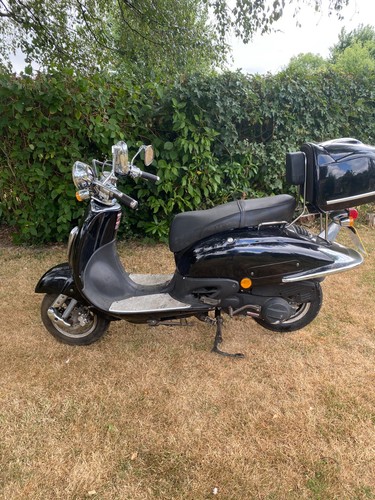 Direct bikes 125 scooter - direct,