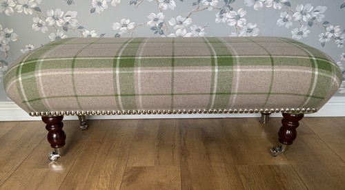 New footstool laura - new,