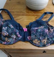 Beautiful Marks & Spencer Underwired Bra. Pre-owned- Good Condition. Size 36D.