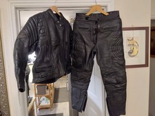 Akito Ladies leather motorcycle Jacket and Trousers Size 16