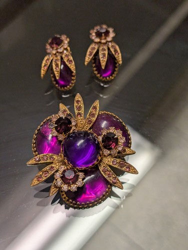 Vintage purpe stone set brooch - vintage,