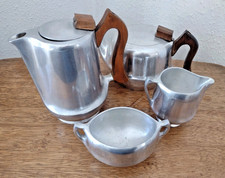 Picquot Ware set: swage line