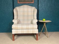 A FINE CHECK FABRIC COUNTRY HOUSE GEORGIAN STYLE ARMCHAIR