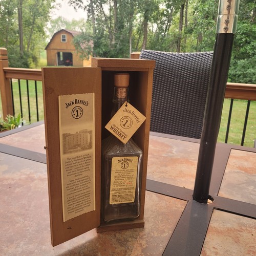 Jack daniels barrel house - barrel,
