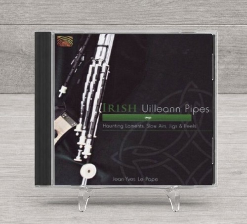 Irish uilleann pipes - uilleann,