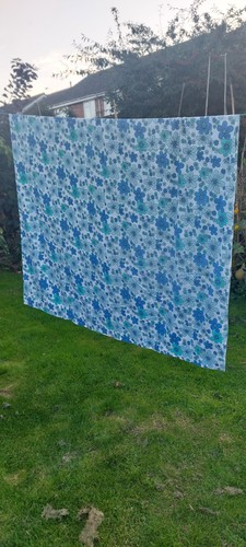 Vintage 1970s flower power - flower,