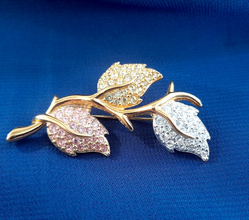 Lovely genuine swarovski - lovely,