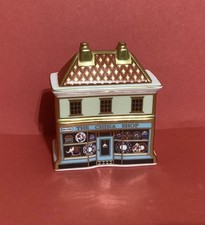 ROYAL CROWN DERBY  BONE CHINA