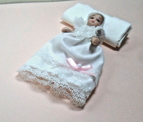 Dolls house miniature 12 - dolls,