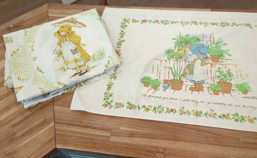 Vintage holly hobbie flat - hobbie, bed