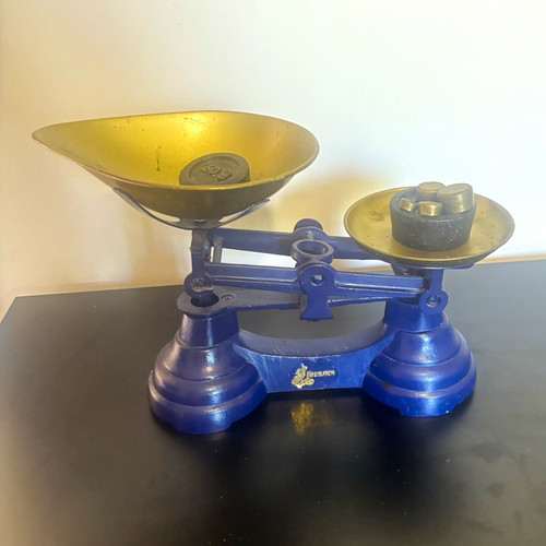 Vintage metal balance - balance, scales