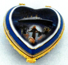 Vintage Titanic Heart of the Ocean Porcelain trinket clock, COA & new battery
