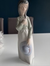 Lladro Nao - Girl With Hat And