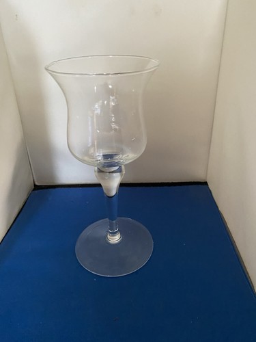 Tall clear candle holder with - holder,