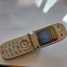 SIMPLE ELDERLY SENIOR CHEAP KIDS SPARE CHEAP MOTOROLA V220 ON old VIRGIN 2G