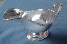 VINTAGE GOOD QUALITY MAPPIN BROTHERS SILVER PLATED SAUCE / GRAVY BOAT 8 INCHES