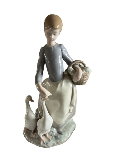 1974 lladro figurine on - lladro, 9.5"