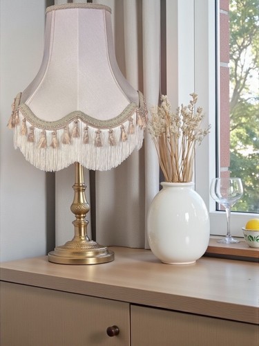 Oyster cream table - , lampshades