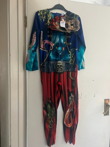 Halloween pirate costume - costume, age