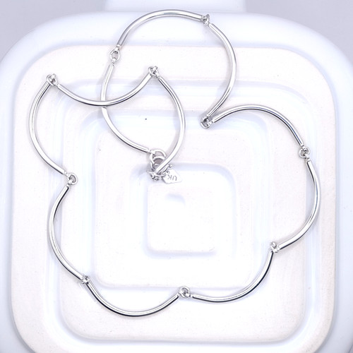 Vintage silver tone necklace - silver,