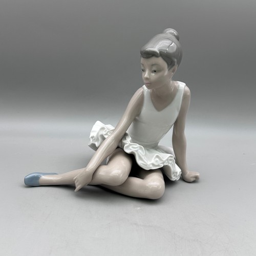 Nao lladro ballerina - by,