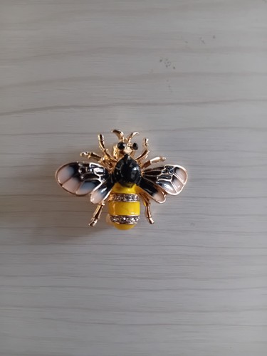 Bee pin broach golden brooches - broach,