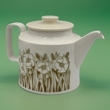Hornsea Fleur Teapot 1970s Vintage cream Floral design Pottery Made in England