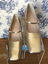 Russell & Bromley Ravensmoor