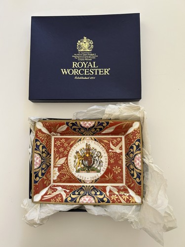 Royal worcester queen - worcester,