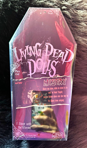 Mezco living dead - living, misery