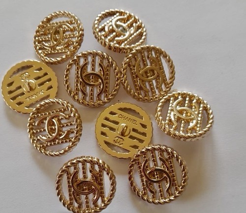 Chanel button set - 9, size