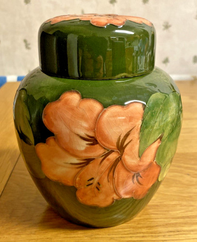 Vintage moorcroft pottery - **,