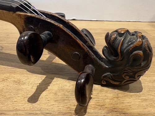 Antique lion headed violin - headed, 4/4