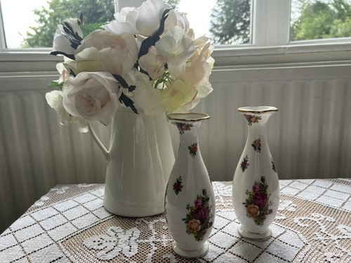 Pair vintage royal albert - vintage,