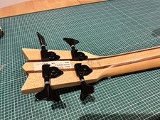 MAHALO Solid Body Ukulele Bass