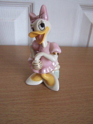 Lenox disney daisy duck - lenox,