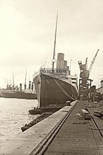 RMS TITANIC AT DOCK IN