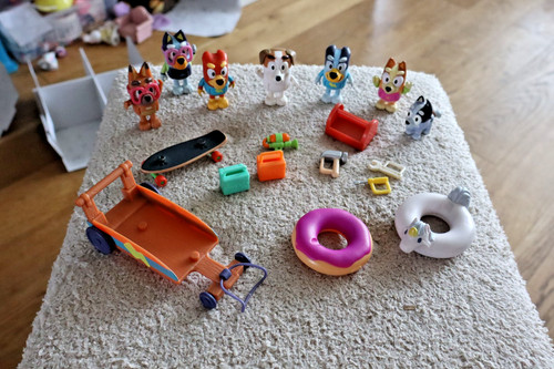 Bluey bundle with figures - bluey,