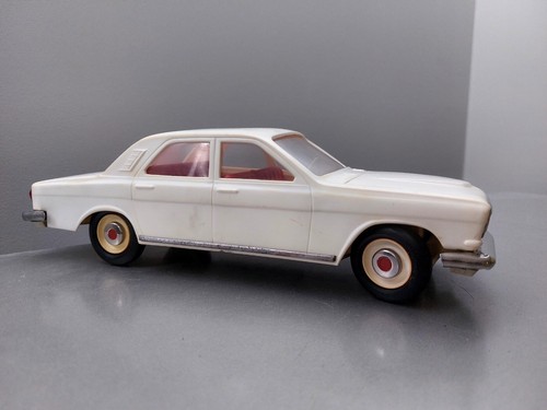 Vintage volga soviet - soviet, toy
