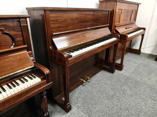 Steinway - !!!, &