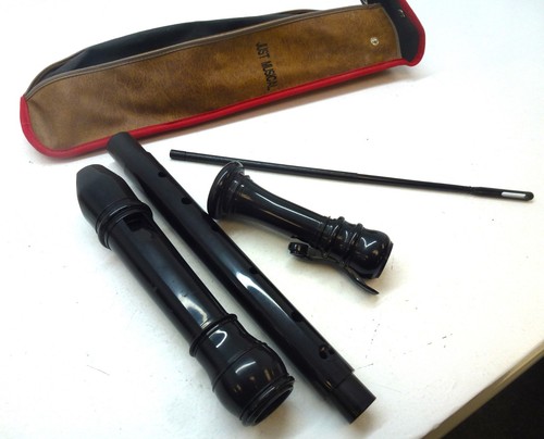 Black resin plastic piece - resin/plastic,