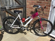 Ladies Raleigh Airlite White & Fuscia Bike