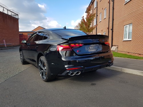 Audi sportback black - s5,