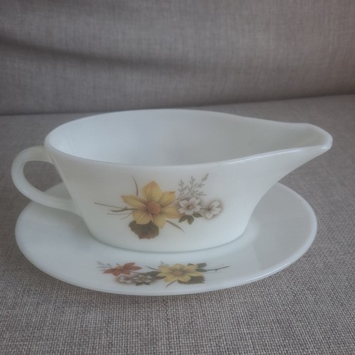 Vintage pyrex autumn - vintage, glory