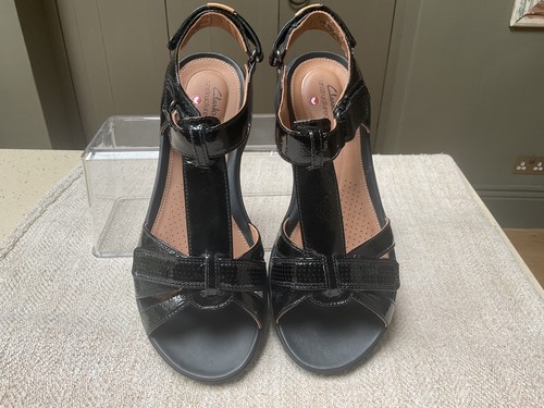 Clarks unstructured adorn - un,